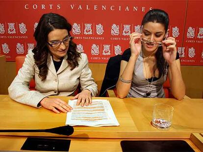 Mónica Oltra y Mireia Mollà, diputadas de Compromís