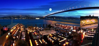 Restaurante al pie del Bósforo.