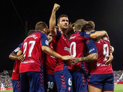 Los jugadores de Osasuna celebran el gol al Leganés.