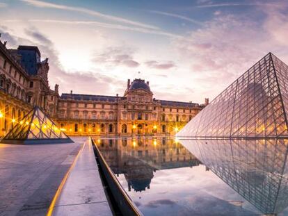 Vista del Museo Louvre de París. 