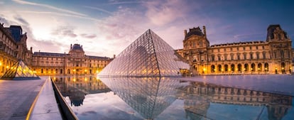 Vista del Museo Louvre de París. 