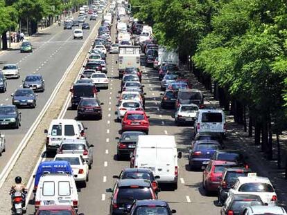 Atasco en el paseo de la Castellana, consecuencia de las protestas de los agricultores.