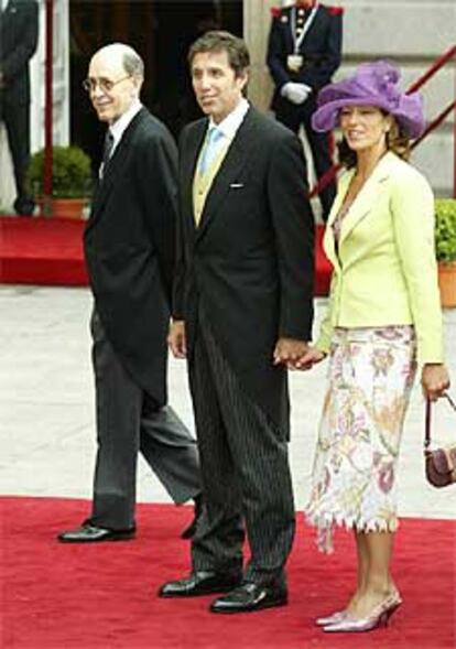 José Luis Leal (izquierda), Emilio Aragón y Aruca Fernández-Vega.