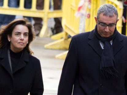 Diego Torres y su esposa salen los juzgados de Instrucci&oacute;n de la capital balear el pasado 11 de febrero.