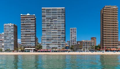 Viviendas en primera línea de playa de  Benidorm, en Alicante.