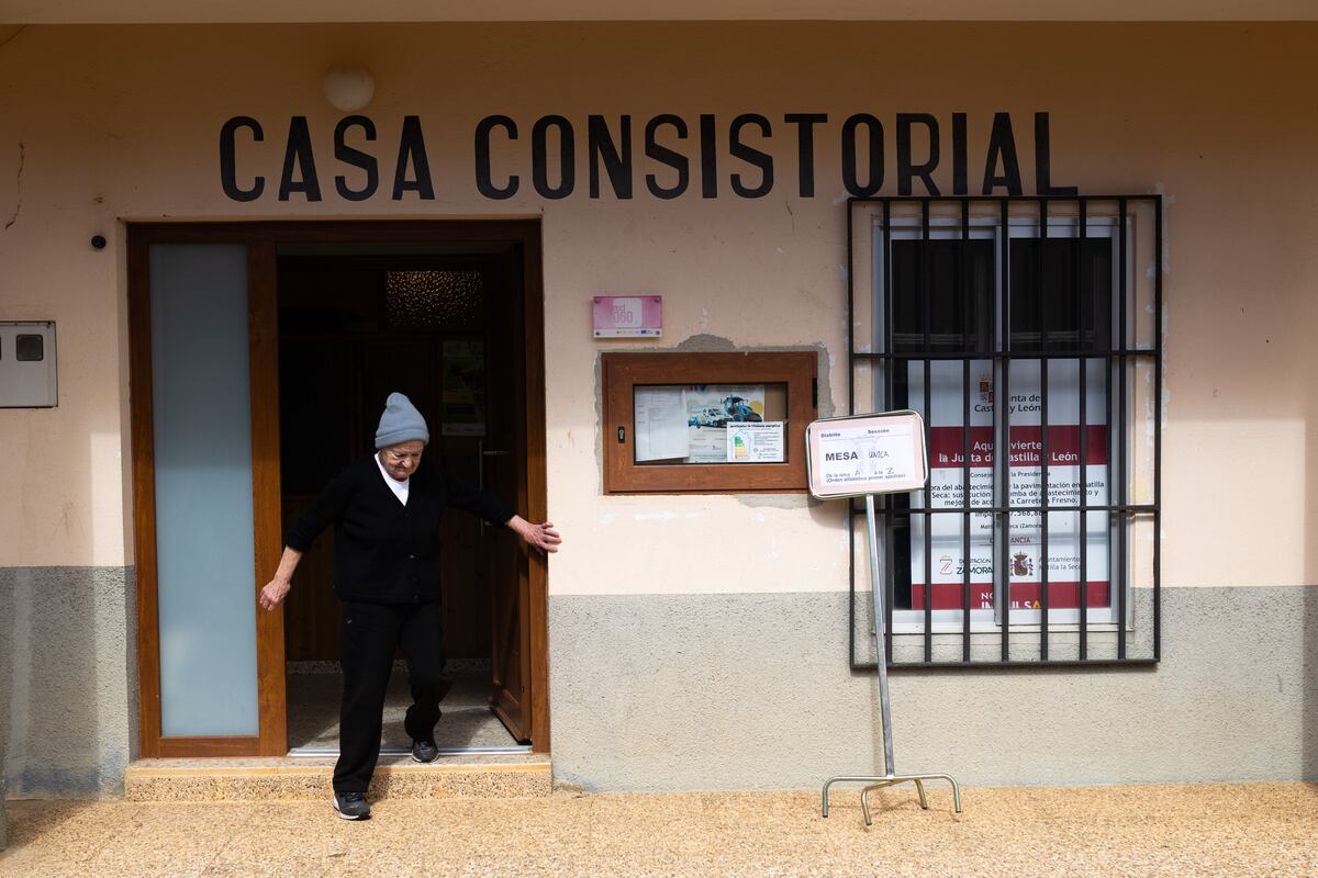 La jornada en las urnas: de la aldea donde el primer vecino votó una hora después a la mesa electoral a la que no acudió nadie
