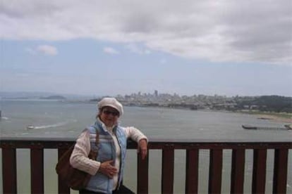 La autora de la carta, en la bahía de San Francisco (California).