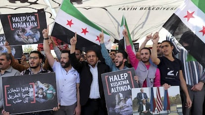 Protestas en Estambul contra los bombardeos sobre Alepo el pasado dia 7.