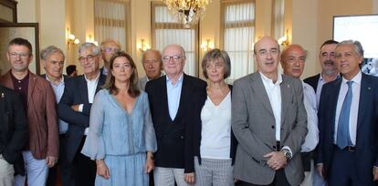 Los promotores de la Asociación por una España Federal, con Nicolás Sartorius en el centro.