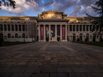 El museo del Prado ha tenido que posponer su exposición 'Invitadas', que se iba a inaugurar el pasado lunes.