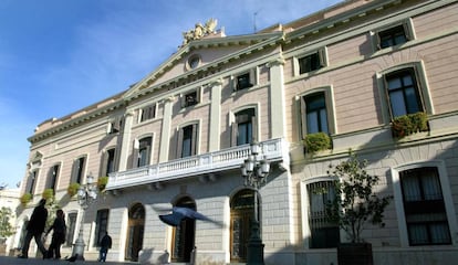 Façana de l'Ajuntament de Sabadell.