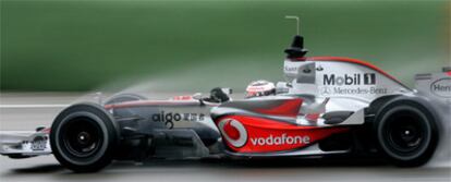 Alonso, con su McLaren Mercedes en Cheste