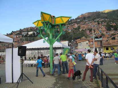 Flor potabilizadora instjavascript:void(0);alada en el barrio Granizal de Medell&iacute;n. 