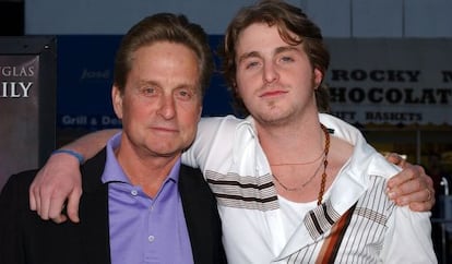 El actor Michael Douglas y su hijo Cameron Douglas.