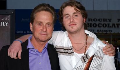 El actor Michael Douglas y su hijo Cameron Douglas.