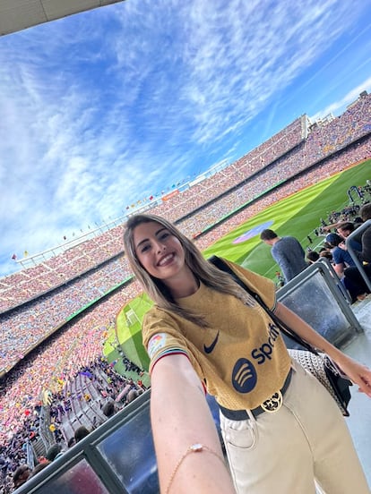 Raquel Calvo en el estadio del FC Barcelona.