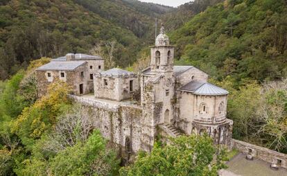 Monasterio de Caaveiro, en Fragas do Eume (A Coruña).