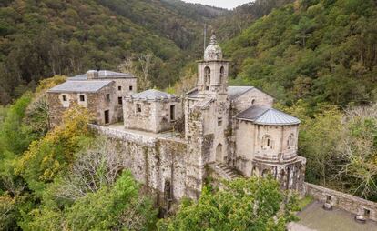 Monasterio de Caaveiro, en Fragas do Eume (A Coruña).