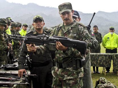 O general Nicacio Martínez, ex-chefe do Exército da Colômbia, em uma imagem de arquivo.