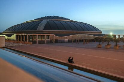 Vista do Palau Sant Jordi de Barcelona, obra do arquiteto japonês Arata Isozaki.