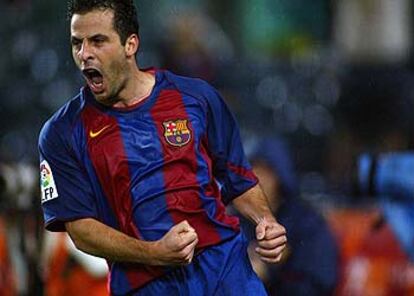 Giuly celebra su gol al Sevilla en la segunda jornada.