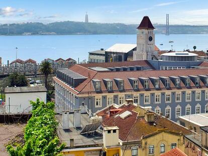 Panorámica de edificio de viviendas en Lisboa.