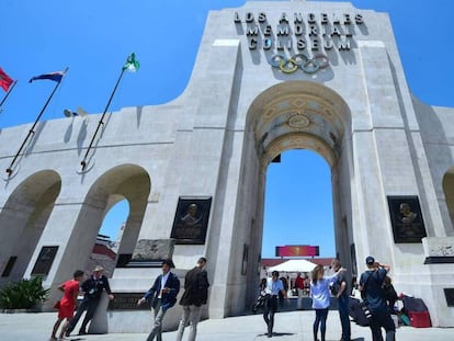 A porta do est&aacute;dio Los Angeles Momerial Coliseum.