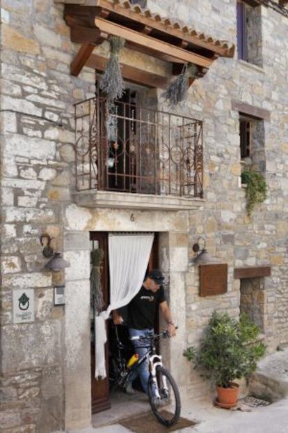 Entrada del hotel El Caserío de Fatas.