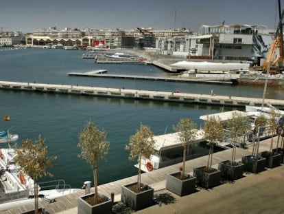 Vista panor&aacute;mica de la d&aacute;rsena interior del puerto de Valencia, en una imagen de 2009. 