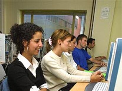 Aicha Embarek, en su primera clase universitaria.