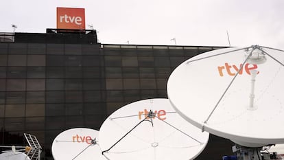 Antenas parabólicas en la sede de RTVE.
