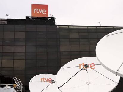 Antenas parabólicas en la sede de RTVE.