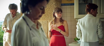 Llúcia Garcia, en el centro, en 'Romeria'.