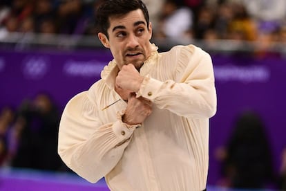 El oro fue para el compañero de entrenamientos del español, el japonés Yuzuru Hanyu, impecable en Corea, donde sumó 206.17 en el largo y 317.85 en el total. Nadie encadenaba dos victorias olímpicas desde 1952.