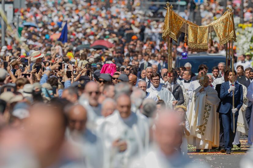 El segundo día de la visita del papa León XIV a Madrid, en imágenes ...