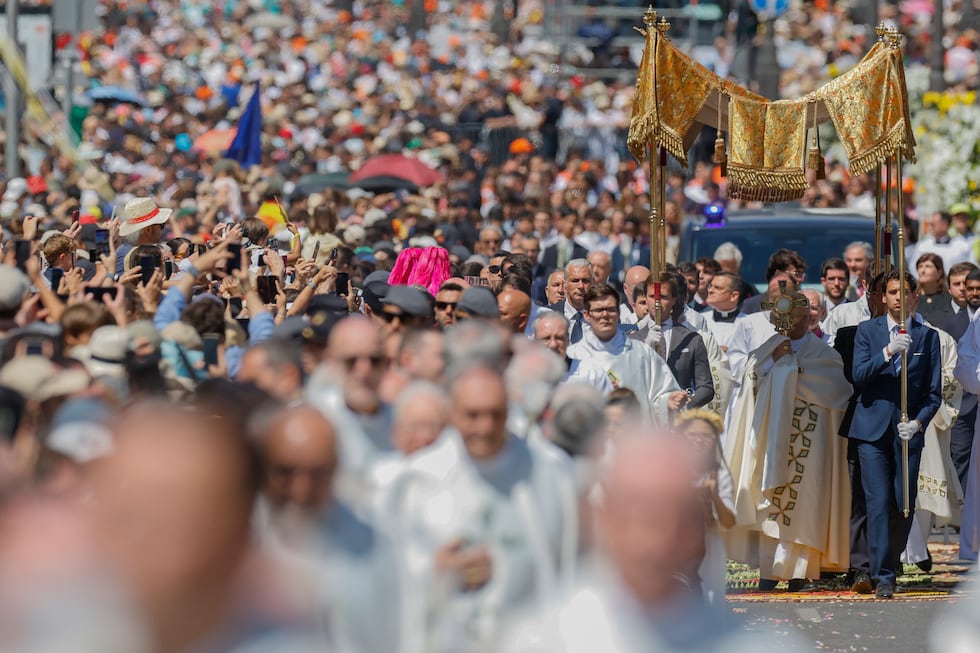 El segundo día de la visita del papa León XIV a Madrid, en imágenes ...