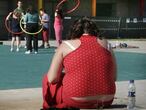 Una niña asiste al programa de tratamiento contra la obesidad infantil en el Hospital General de Valencia.