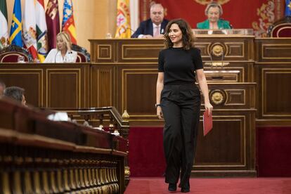 La presidenta de la Comunidad de Madrid, Isabel Díaz Ayuso, tras su intervención. “Si esta indignidad [la amnistía] triunfa, pronto no habrá españoles”, sentenció. 