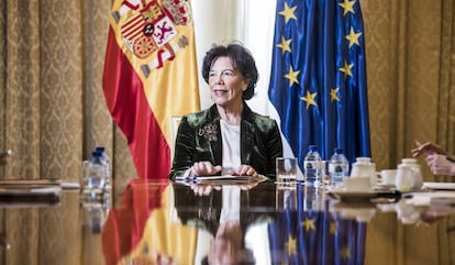 La ministra de Educación, Isabel Celaá, en un salón del ministerio.