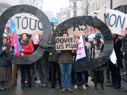 Manifestación en contra del matrimonio homosexual celebrada el 30 de marzo ayer en Rennes, Francia.