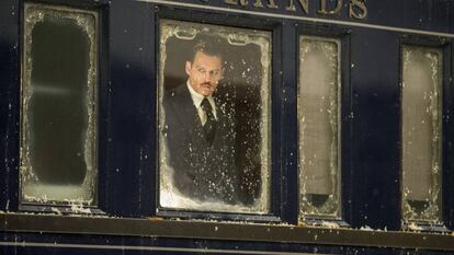 Johnny Depp, en un fotograma de 'Asesinato en el Orient Express'.