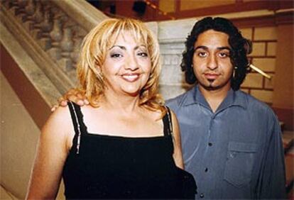 Dolores Montoya, <i>Chispa,</i> y su hijo Luis Monge.