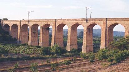 Viaducto de la Riera Salomó (Tarragona), en la línea Madrid-Barcelona.