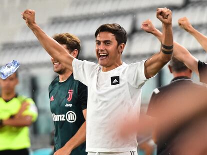 Paulo Dybala grita el último alirón en el Juventus Stadium.