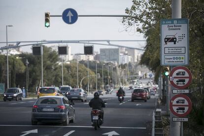 Entrada a Barcelona por la avenida Diagonal, este jueves.