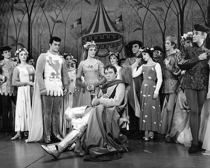 Кадр из мюзикла «Камелот» (1960).