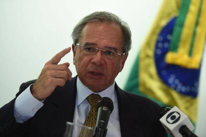 Paulo Guedes, ministro de Economía, este lunes en la embajada brasileña en Washington.