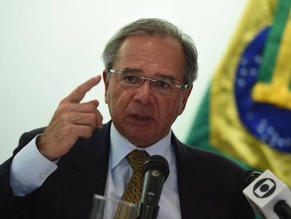 Paulo Guedes, ministro de Economía, este lunes en la embajada brasileña en Washington.