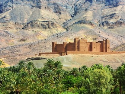 Vista de la &#039;kasbah&#039; de Timiderte, del siglo XVI, en el valle de Draa, en Marruecos. 