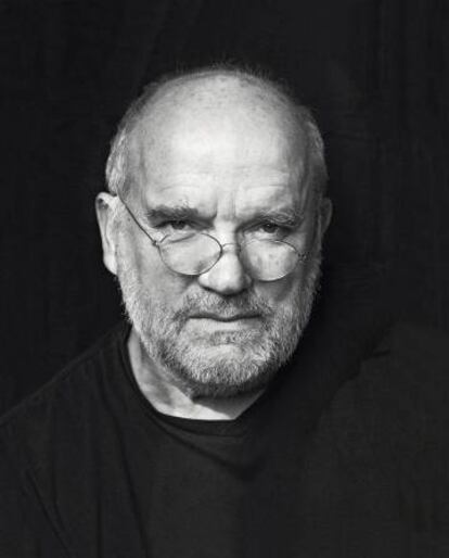 ‘Peter Lindbergh. A different view on fashion photography’, comisariada por Thierry Maxime Loriot, puede verse hasta el 12 de febrero de 2017 en Kunsthal (Róterdam).